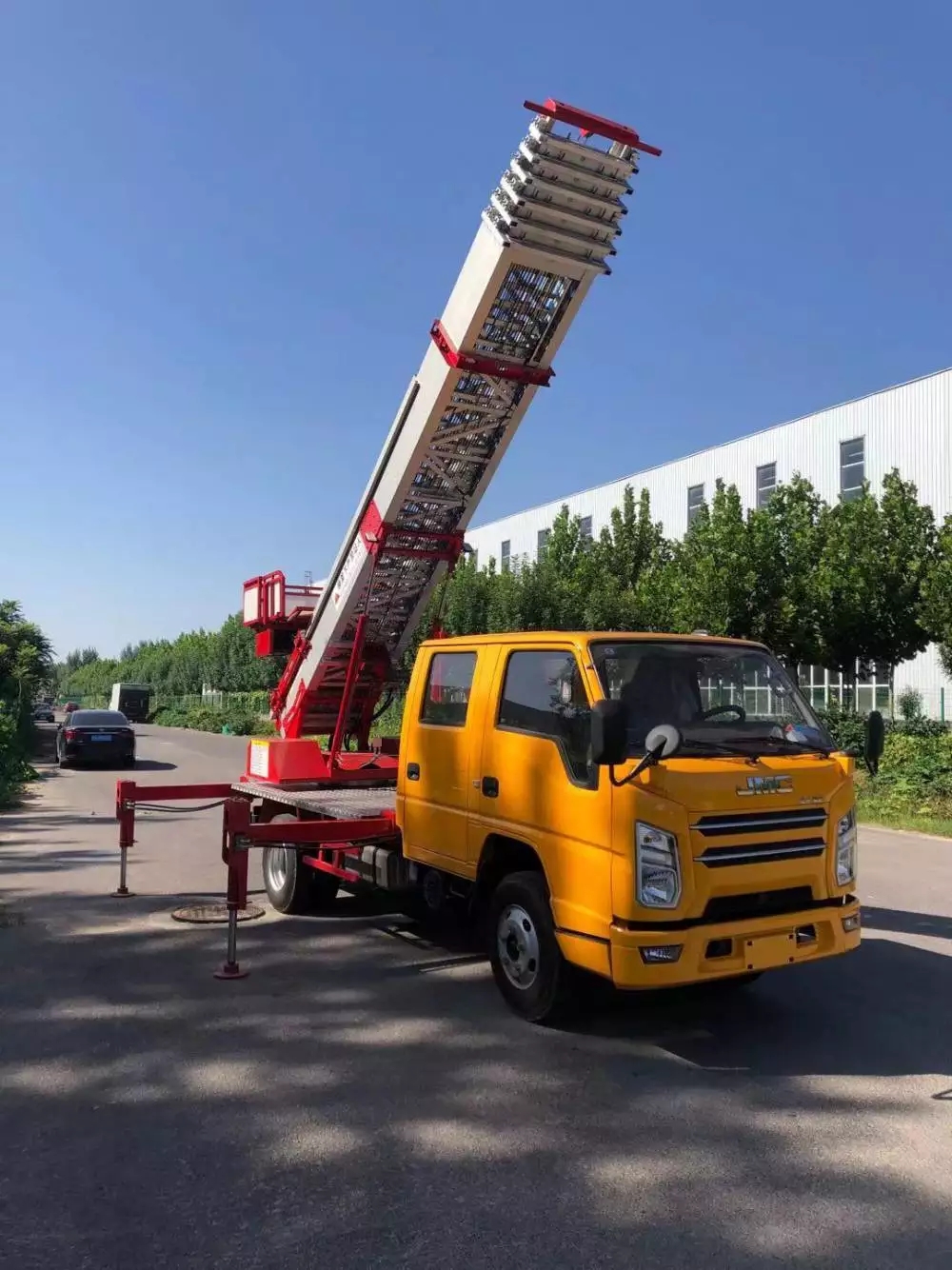 淮南谢家集附近的云梯车出租服务：轻松解决高空作业需求